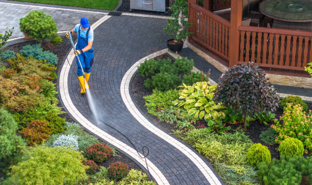 Best Garage Pressure Washing  in Leominster, MA